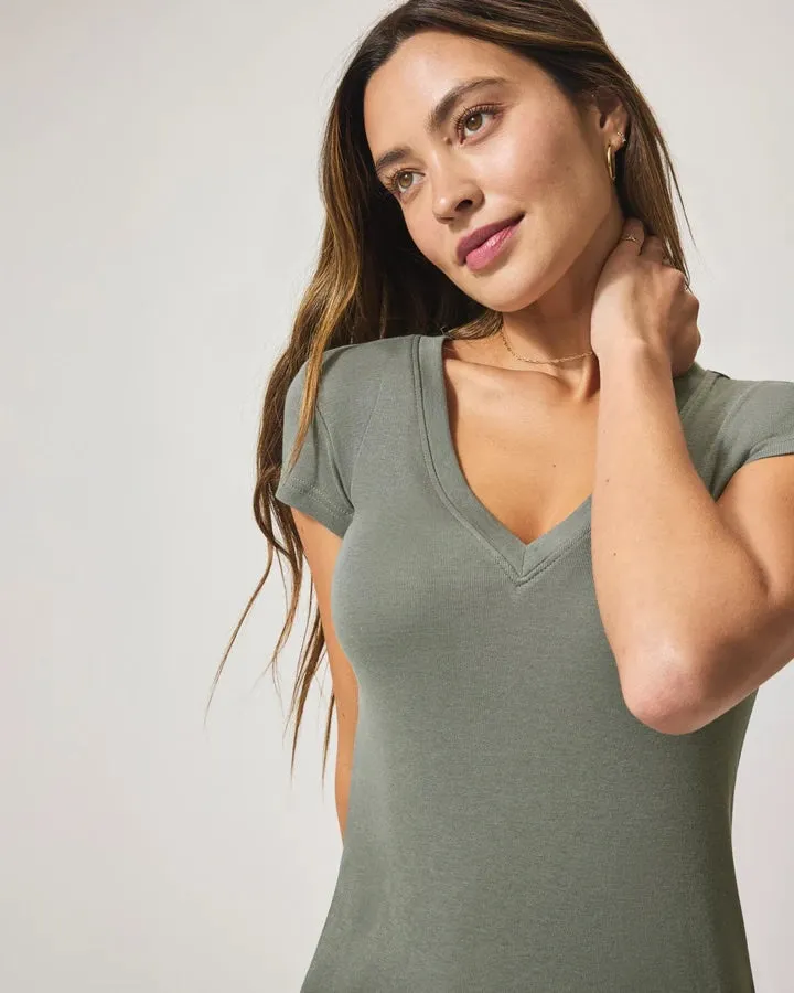 Faye V-Neck Tee | Soft Vob