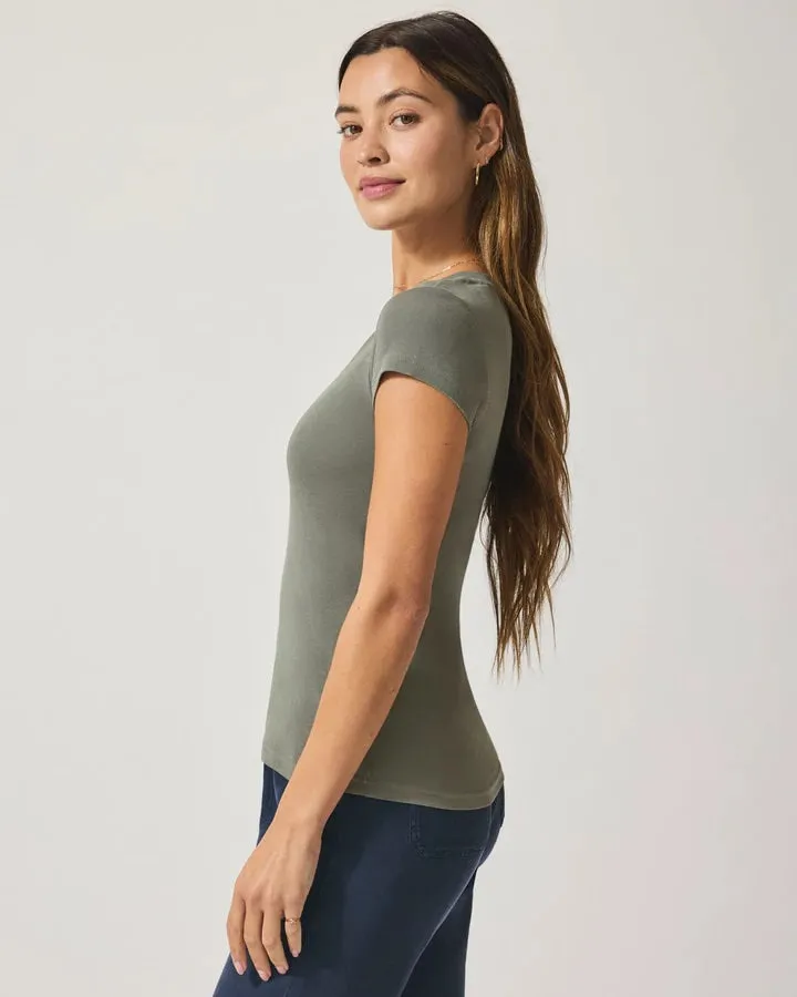 Faye V-Neck Tee | Soft Vob