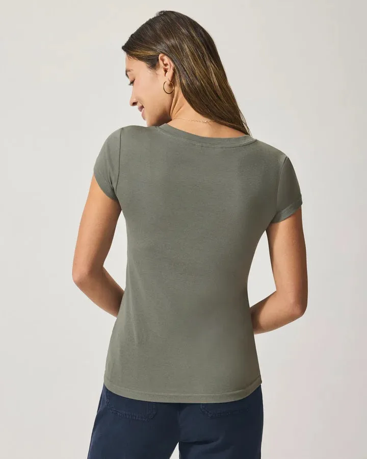Faye V-Neck Tee | Soft Vob