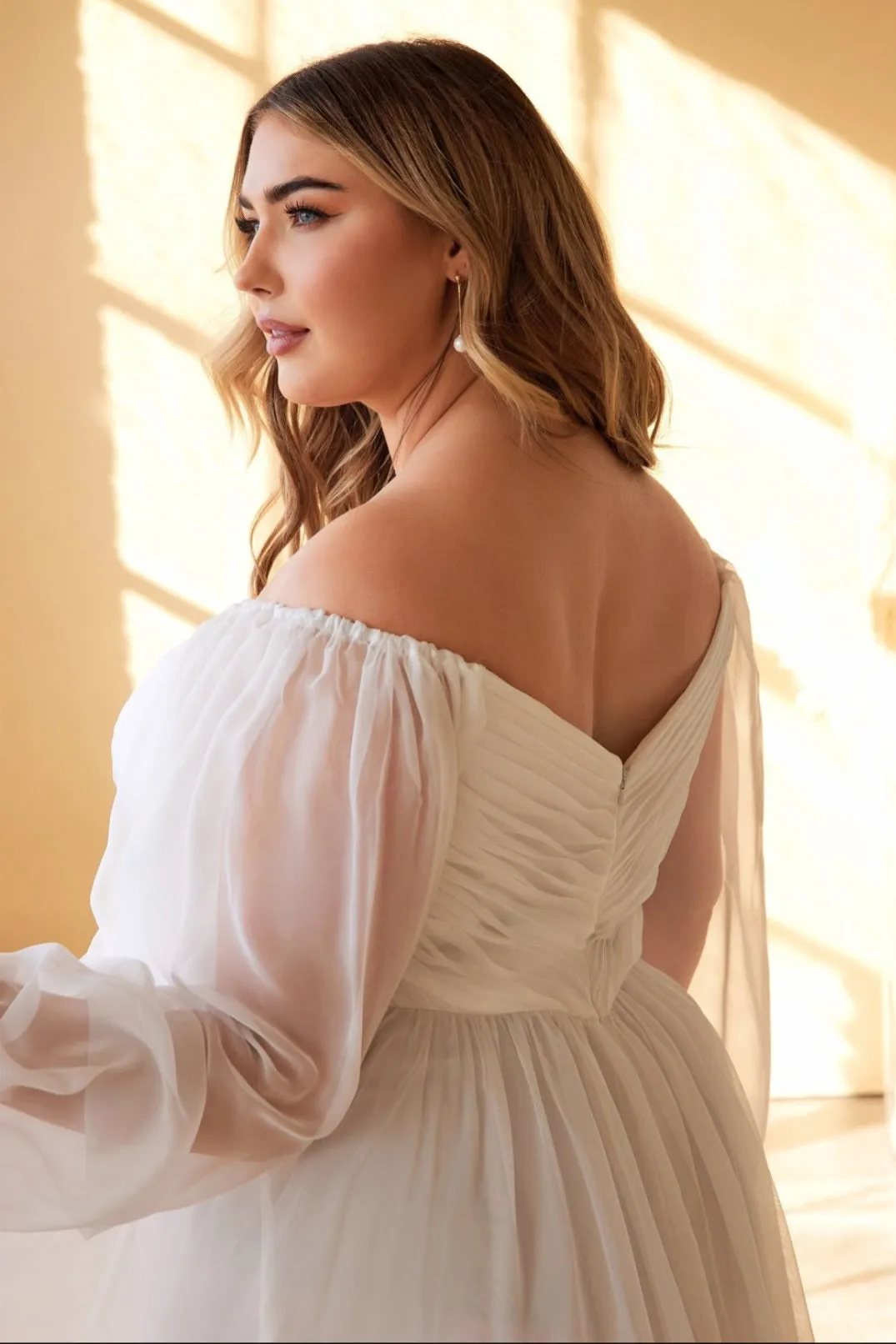 Lucy (Off White)