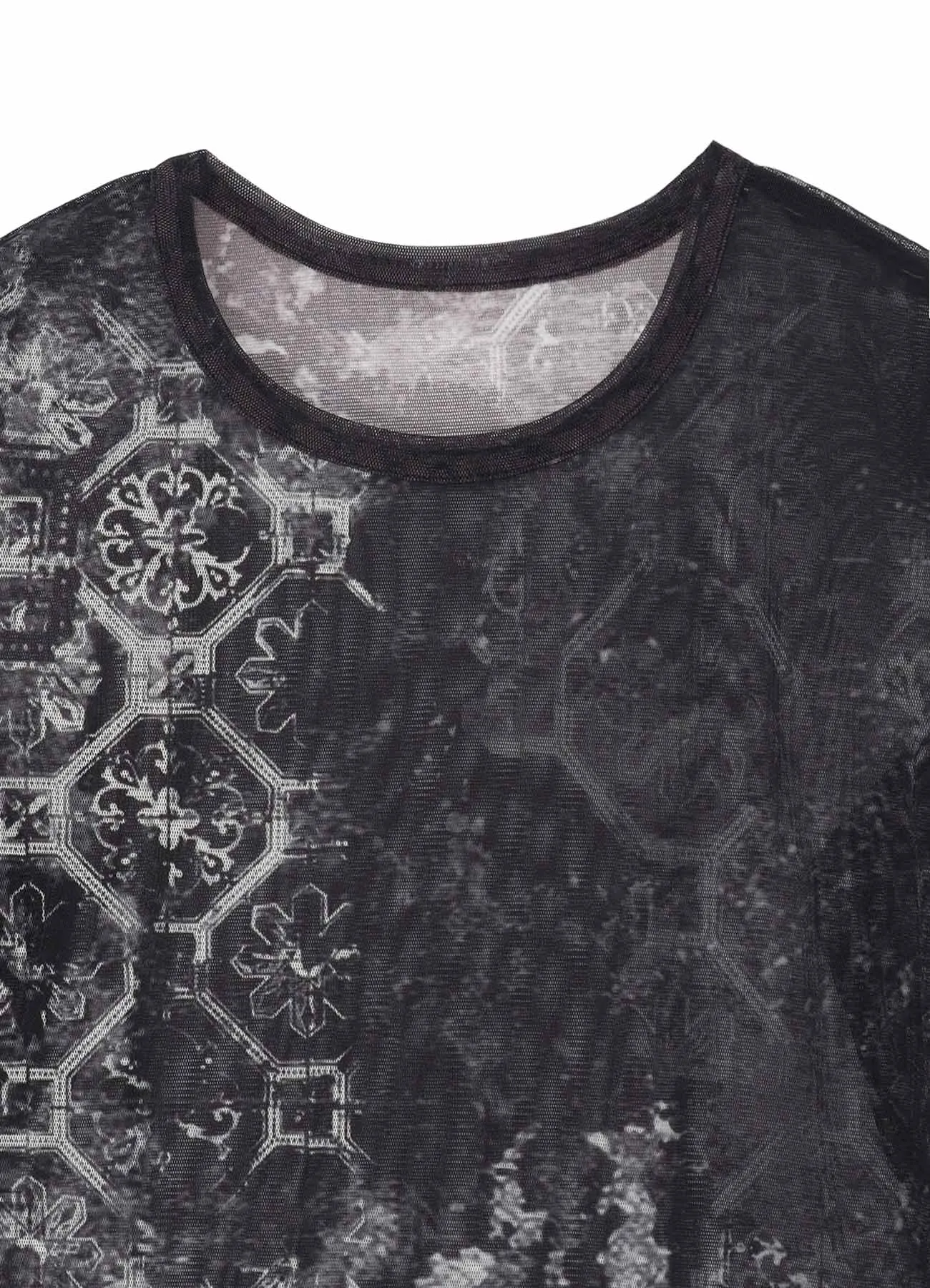 SOFT TULLE PRINT TILE PATTERN CREW NECK T-SHIRT